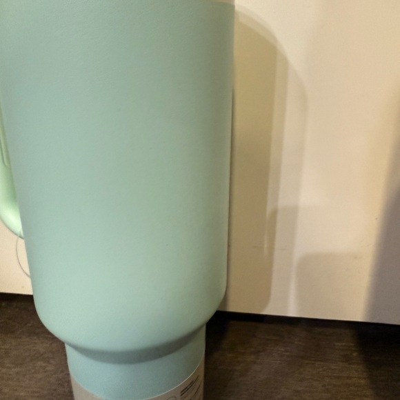 NEW Flowstate Stanley Quencher H2.0 Tumbler 40oz - Picture 2 of 4